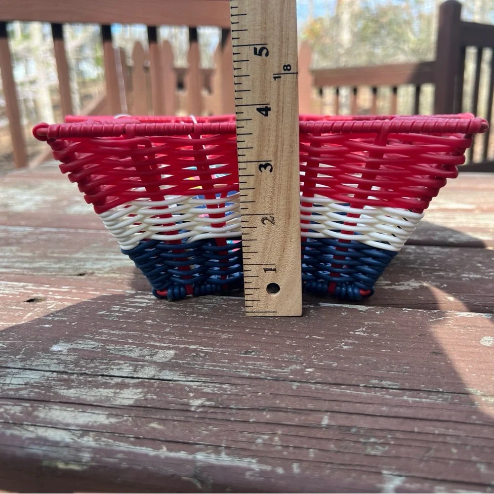 Hello Summer Ciroa Resin Wicker Star Serving Basket, American Flag Patriotic